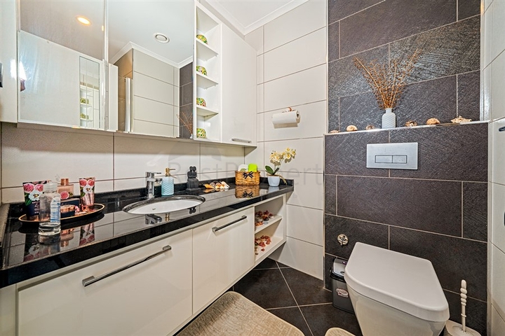 شقة 3+1 مطلة على البحر في توسمورا