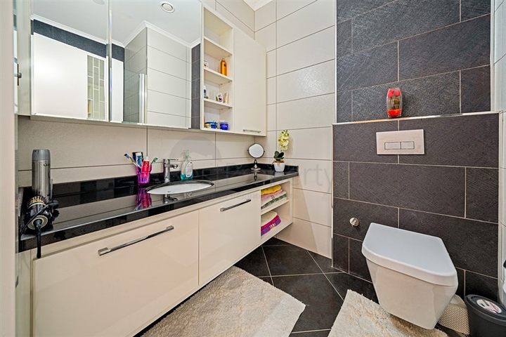 شقة 3+1 مطلة على البحر في توسمورا