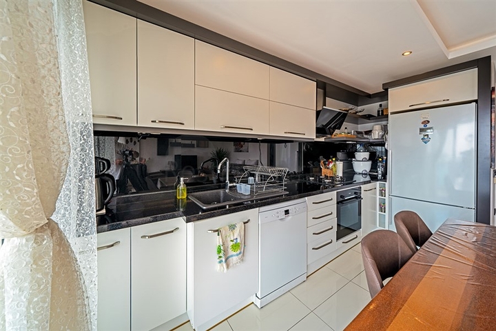 شقة 3+1 مطلة على البحر في توسمورا