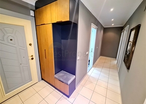 شقة فسيحة ومشرقة من غرفتي نوم مع شرفتين شقة فسيحة ومشرقة من غرفتي نوم مع شرفتين