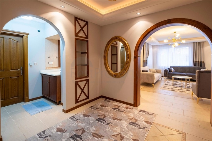 شقة 2 + 1 على الخط الأول في حي محمودلار