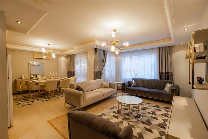 شقة 2 + 1 على الخط الأول في حي محمودلار