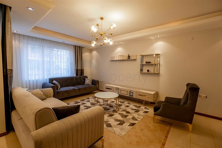 شقة 2 + 1 على الخط الأول في حي محمودلار