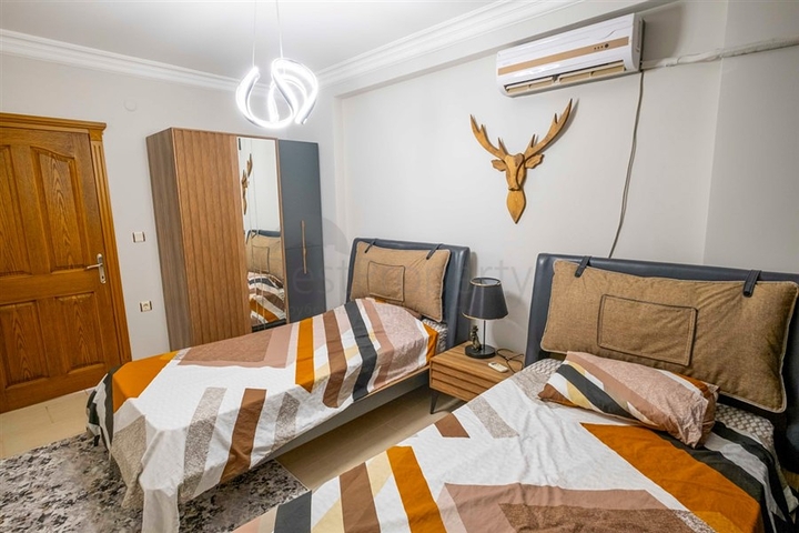 شقة 2 + 1 على الخط الأول في حي محمودلار