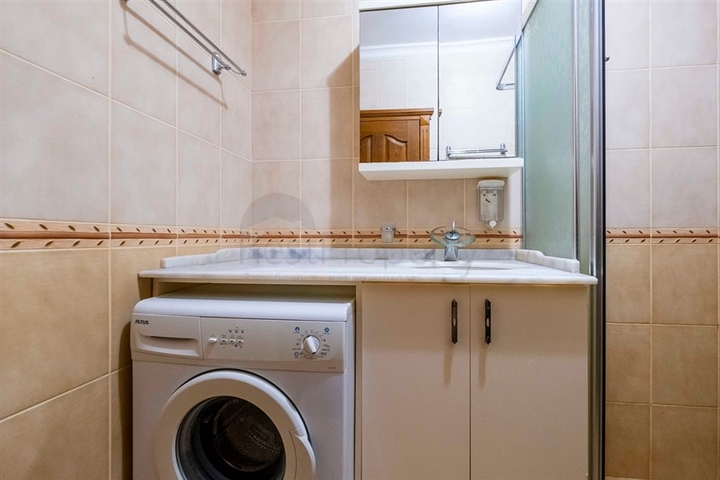 شقة 2 + 1 على الخط الأول في حي محمودلار