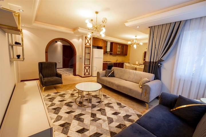 شقة 2 + 1 على الخط الأول في حي محمودلار