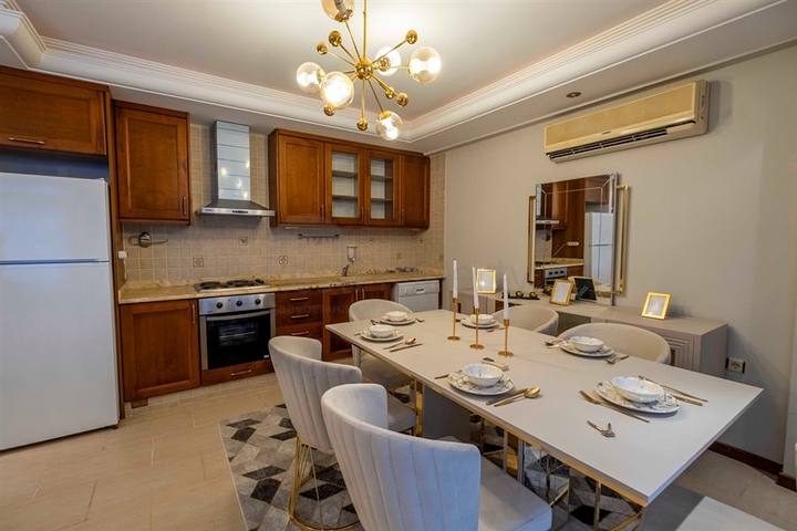 شقة 2 + 1 على الخط الأول في حي محمودلار