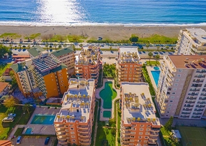 شقة 2 + 1 على الخط الأول في حي محمودلار