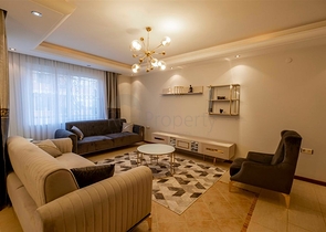 شقة 2 + 1 على الخط الأول في حي محمودلار