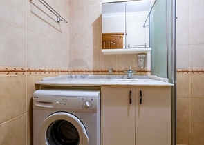 شقة 2 + 1 على الخط الأول في حي محمودلار