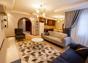 شقة 2 + 1 على الخط الأول في حي محمودلار