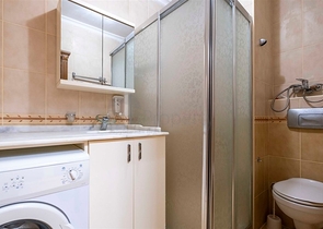 شقة 2 + 1 على الخط الأول في حي محمودلار