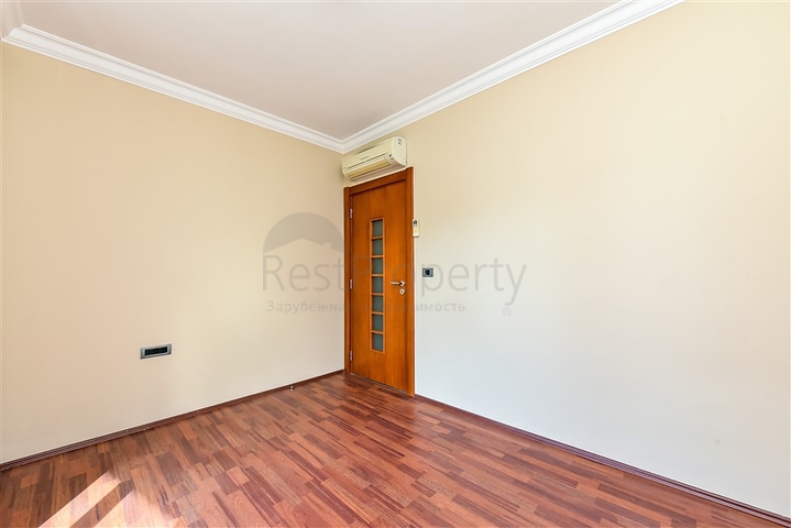 شقة فاخرة 2 + 1 على السطر الأول في وسط ألانيا