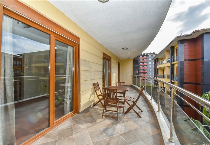 شقة فاخرة 2 + 1 على السطر الأول في وسط ألانيا