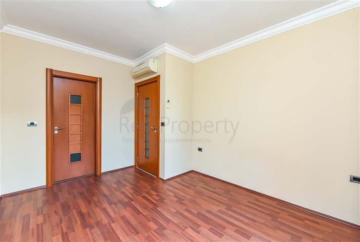 شقة فاخرة 2 + 1 على السطر الأول في وسط ألانيا