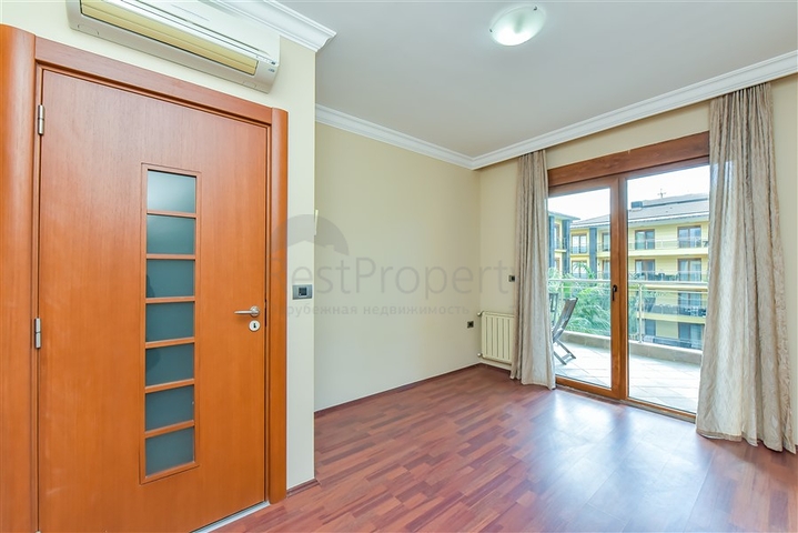 شقة فاخرة 2 + 1 على السطر الأول في وسط ألانيا