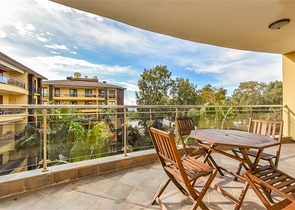 شقة فاخرة 2 + 1 على السطر الأول في وسط ألانيا