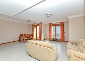 شقة فاخرة 2 + 1 على السطر الأول في وسط ألانيا