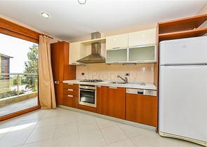 شقة فاخرة 2 + 1 على السطر الأول في وسط ألانيا