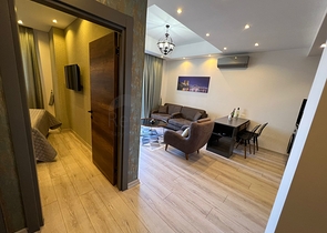 شقة مفروشة 1 + 1 في مجمع مع بنية تحتية فندقية في محمودلار