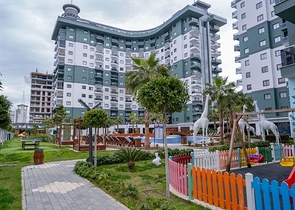 شقة مفروشة 1 + 1 في مجمع مع بنية تحتية فندقية في محمودلار