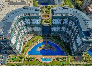 شقة مفروشة 1 + 1 في مجمع مع بنية تحتية فندقية في محمودلار