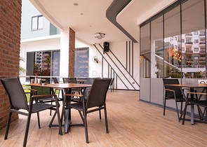 شقة مفروشة 1 + 1 في مجمع مع بنية تحتية فندقية في محمودلار