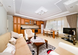 شقة مفروشة 2 + 1 في وسط ألانيا