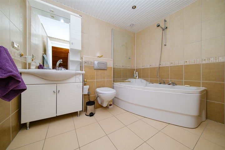 بنتهاوس 3 + 1 مع إطلالات بانورامية على البحر في منطقة كوناكلي