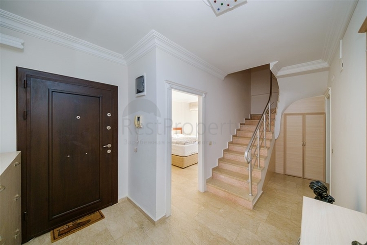 بنتهاوس 3 + 1 مع إطلالات بانورامية على البحر في منطقة كوناكلي