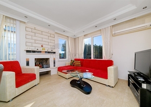 بنتهاوس 3 + 1 مع إطلالات بانورامية على البحر في منطقة كوناكلي