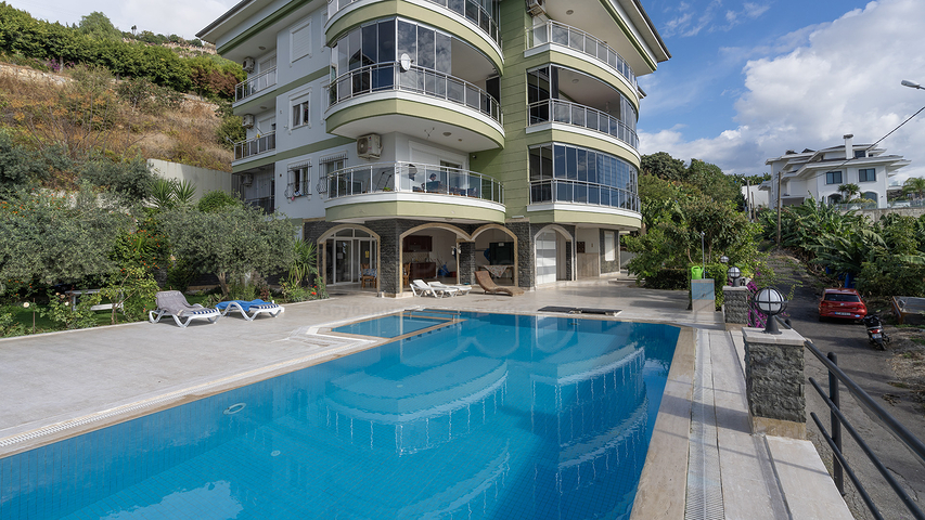 بنتهاوس مفروش 4 + 1 مطل على البحر في وسط ألانيا