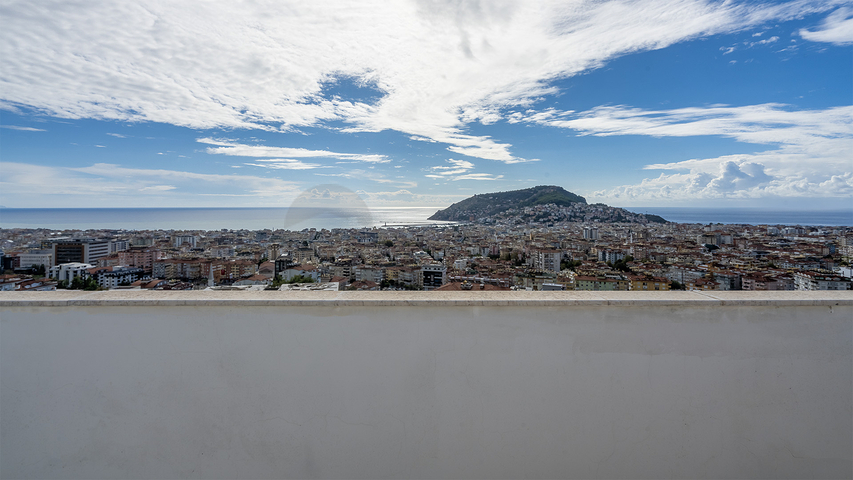 بنتهاوس مفروش 4 + 1 مطل على البحر في وسط ألانيا