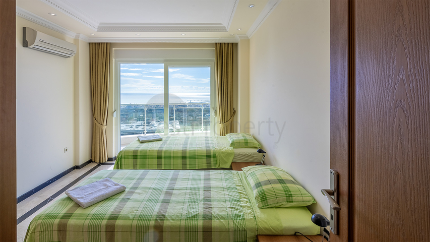 بنتهاوس مفروش 4 + 1 مطل على البحر في وسط ألانيا