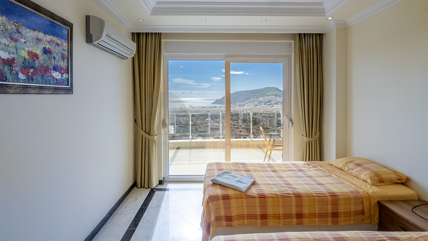 بنتهاوس مفروش 4 + 1 مطل على البحر في وسط ألانيا