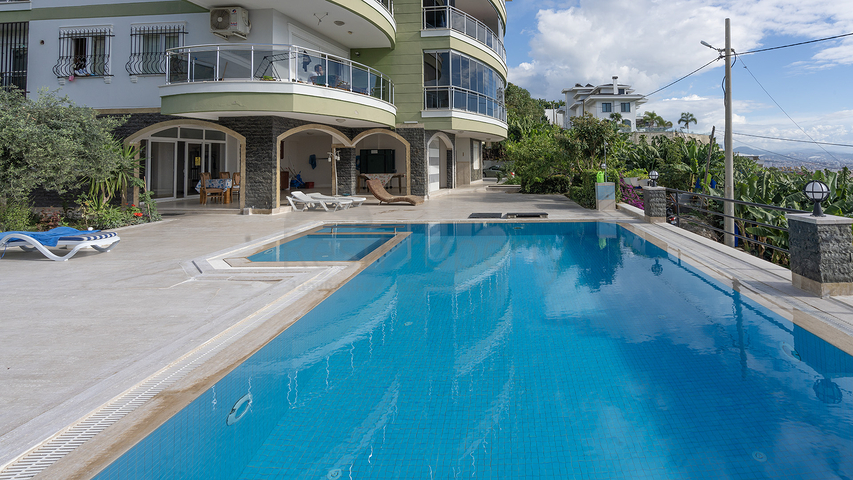 بنتهاوس مفروش 4 + 1 مطل على البحر في وسط ألانيا