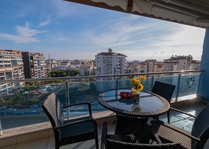 شقة فسيحة 1 + 1 في المنطقة الوسطى من ألانيا شقة فسيحة 1 + 1 في المنطقة الوسطى من ألانيا