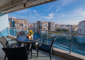 شقة فسيحة 1 + 1 في المنطقة الوسطى من ألانيا شقة فسيحة 1 + 1 في المنطقة الوسطى من ألانيا