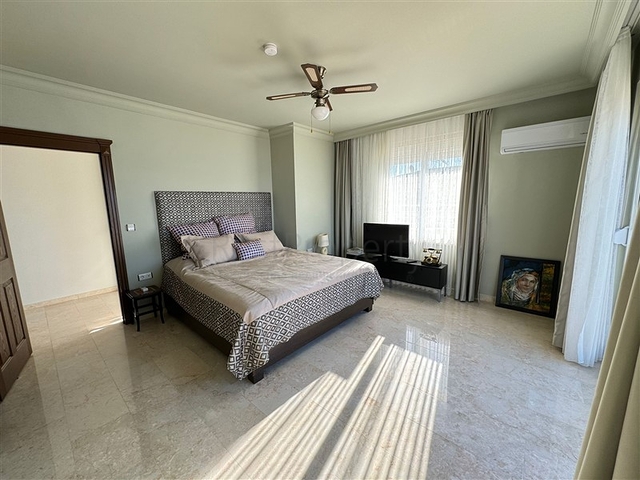 بنتهاوس واسع 3 + 1 مع إطلالات بانورامية على البحر بنتهاوس واسع 3 + 1 مع إطلالات بانورامية على البحر