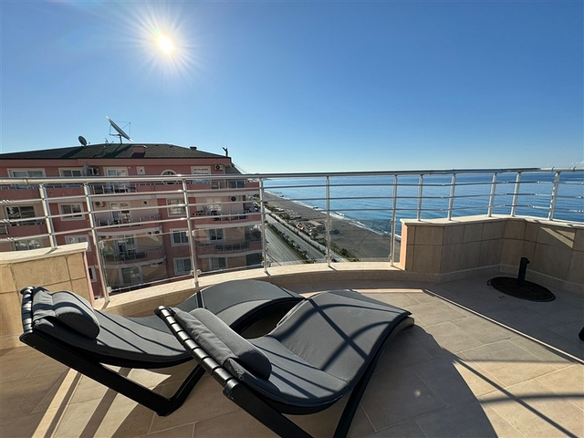 بنتهاوس واسع 3 + 1 مع إطلالات بانورامية على البحر بنتهاوس واسع 3 + 1 مع إطلالات بانورامية على البحر