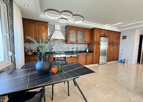 بنتهاوس واسع 3 + 1 مع إطلالات بانورامية على البحر بنتهاوس واسع 3 + 1 مع إطلالات بانورامية على البحر