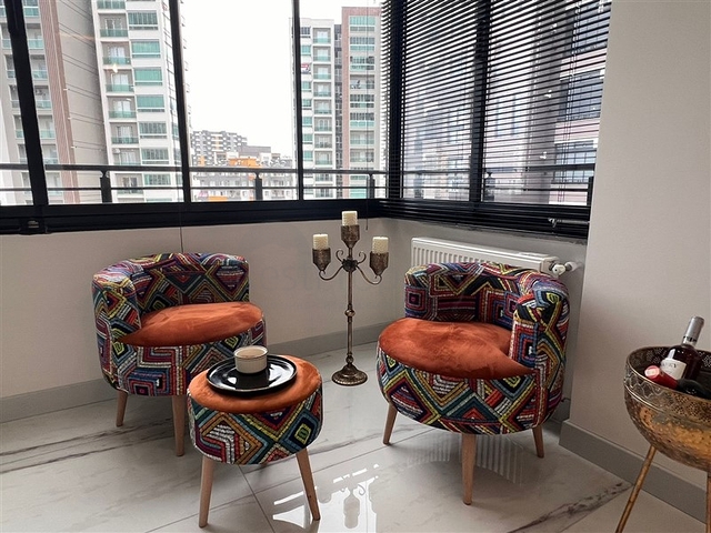 شقة 2+1 في مجمع جديد في منطقة تيجي ، على بعد 400 متر من البحر