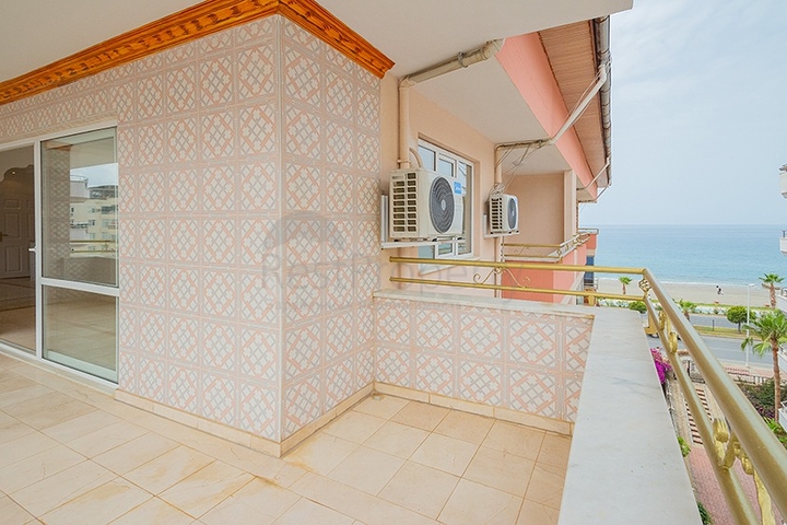 4 + 2 بنتهاوس على الساحل الأول 4 + 2 بنتهاوس على الساحل الأول