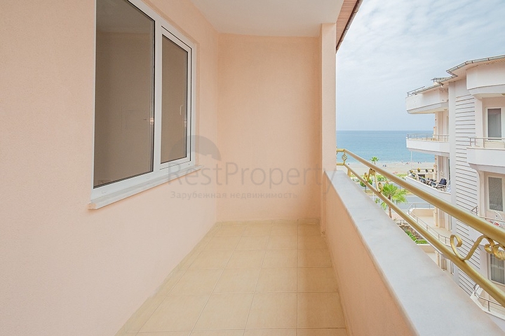 4 + 2 بنتهاوس على الساحل الأول 4 + 2 بنتهاوس على الساحل الأول