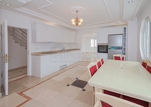 4 + 2 بنتهاوس على الساحل الأول 4 + 2 بنتهاوس على الساحل الأول