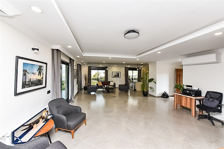 فيلا خاصة 4 + 1 في مجتمع مسور النخبة