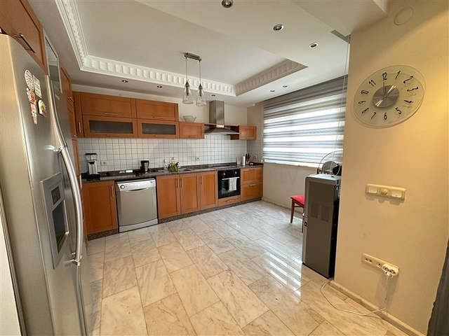 4 + 1 ريفرفرونت بنتهاوس في منطقة كيستل 4 + 1 ريفرفرونت بنتهاوس في منطقة كيستل