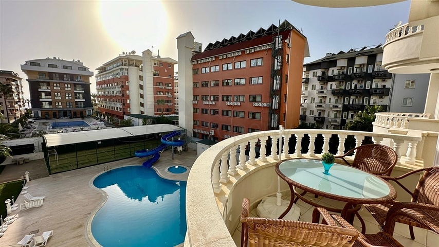 2 + 1 شقة 150 متر من البحر الأبيض المتوسط في منطقة أوبا