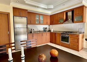 2 + 1 شقة 150 متر من البحر الأبيض المتوسط في منطقة أوبا