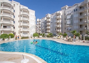 2 + 1 شقة 150 متر من البحر الأبيض المتوسط في منطقة أوبا